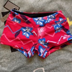 Chestee pink floral booty shorts xs